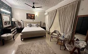 Capital Lodges